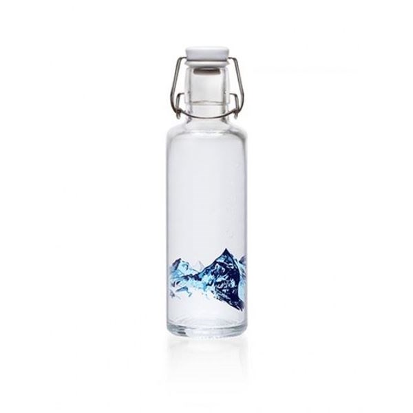 Eine plastikfreie Glasflasche für ein nachhaltiges Weihnachtsfest