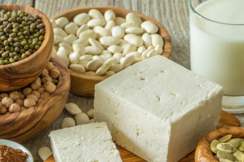 Tofu, Hülsenfrüchte und Sojamilch